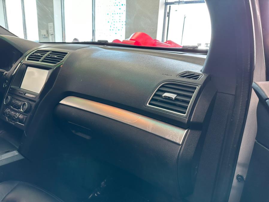 2016 Ford Explorer 4WD 4dr XLT, available for sale in Inwood, New York | 5 Towns Drive. Inwood, New York 2016 Ford Explorer 4WD 4dr XLT, available for sale in Inwood, New York | 5 Towns Drive. Inwood, New York