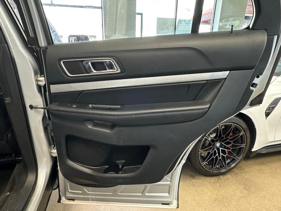 2016 Ford Explorer 4WD 4dr XLT, available for sale in Inwood, New York | 5 Towns Drive. Inwood, New York 2016 Ford Explorer 4WD 4dr XLT, available for sale in Inwood, New York | 5 Towns Drive. Inwood, New York