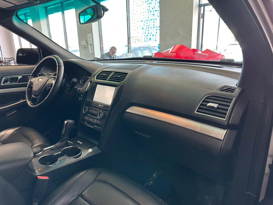 2016 Ford Explorer 4WD 4dr XLT, available for sale in Inwood, New York | 5 Towns Drive. Inwood, New York 2016 Ford Explorer 4WD 4dr XLT, available for sale in Inwood, New York | 5 Towns Drive. Inwood, New York
