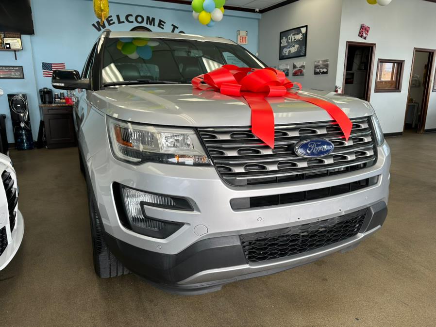 2016 Ford Explorer 4WD 4dr XLT, available for sale in Inwood, New York | 5 Towns Drive. Inwood, New York 2016 Ford Explorer 4WD 4dr XLT, available for sale in Inwood, New York | 5 Towns Drive. Inwood, New York