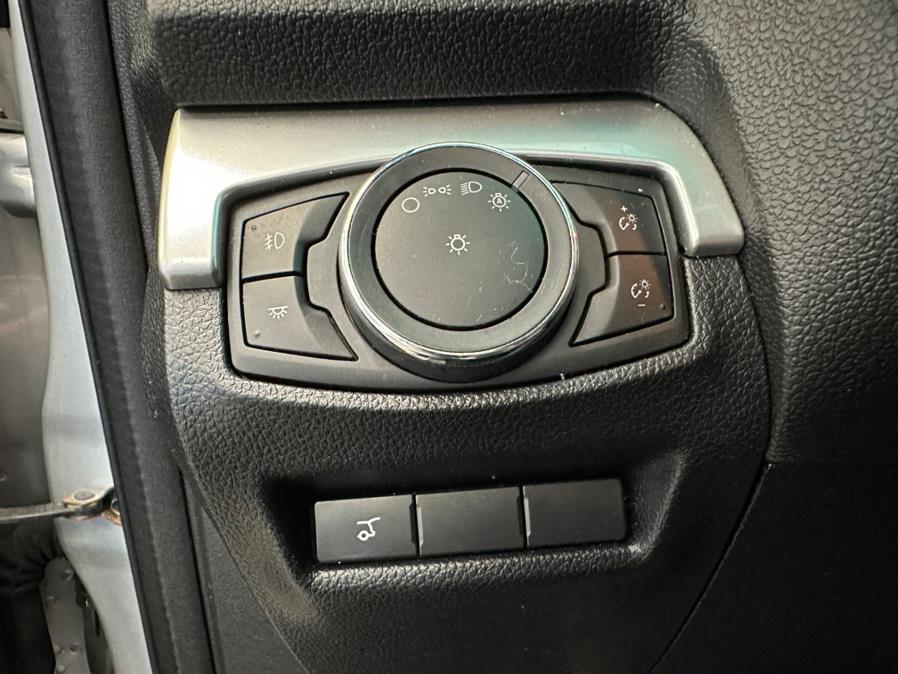 2016 Ford Explorer 4WD 4dr XLT, available for sale in Inwood, New York | 5 Towns Drive. Inwood, New York 2016 Ford Explorer 4WD 4dr XLT, available for sale in Inwood, New York | 5 Towns Drive. Inwood, New York