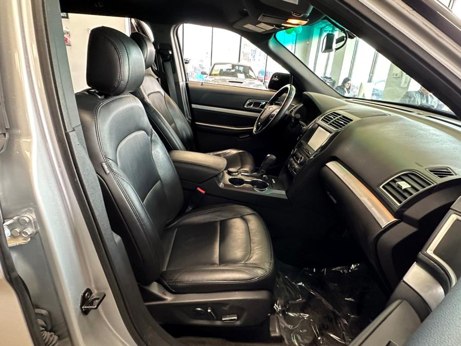 2016 Ford Explorer 4WD 4dr XLT, available for sale in Inwood, New York | 5 Towns Drive. Inwood, New York 2016 Ford Explorer 4WD 4dr XLT, available for sale in Inwood, New York | 5 Towns Drive. Inwood, New York
