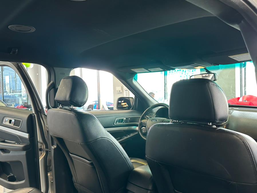 2016 Ford Explorer 4WD 4dr XLT, available for sale in Inwood, New York | 5 Towns Drive. Inwood, New York 2016 Ford Explorer 4WD 4dr XLT, available for sale in Inwood, New York | 5 Towns Drive. Inwood, New York