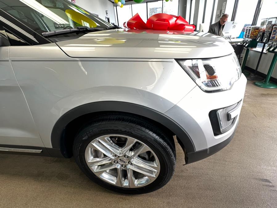 2016 Ford Explorer 4WD 4dr XLT, available for sale in Inwood, New York | 5 Towns Drive. Inwood, New York 2016 Ford Explorer 4WD 4dr XLT, available for sale in Inwood, New York | 5 Towns Drive. Inwood, New York