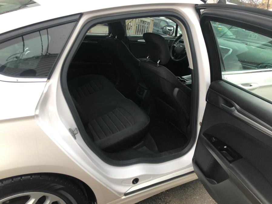 2014 Ford Fusion 4dr Sdn SE FWD, available for sale in Irvington, New Jersey | Elis Motors Corp. Irvington, New Jersey 2014 Ford Fusion 4dr Sdn SE FWD, available for sale in Irvington, New Jersey | Elis Motors Corp. Irvington, New Jersey