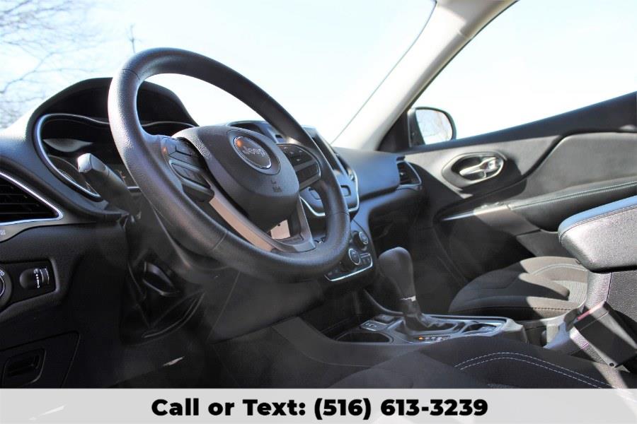 2019 Jeep Cherokee Latitude, available for sale in Great Neck, New York | Great Neck Car Buyers & Sellers. Great Neck, New York 2019 Jeep Cherokee Latitude, available for sale in Great Neck, New York | Great Neck Car Buyers & Sellers. Great Neck, New York