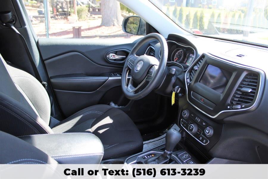 2019 Jeep Cherokee Latitude, available for sale in Great Neck, New York | Great Neck Car Buyers & Sellers. Great Neck, New York 2019 Jeep Cherokee Latitude, available for sale in Great Neck, New York | Great Neck Car Buyers & Sellers. Great Neck, New York