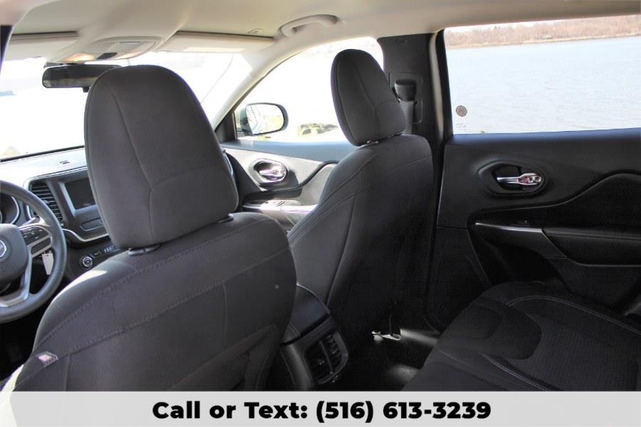 2019 Jeep Cherokee Latitude, available for sale in Great Neck, New York | Great Neck Car Buyers & Sellers. Great Neck, New York 2019 Jeep Cherokee Latitude, available for sale in Great Neck, New York | Great Neck Car Buyers & Sellers. Great Neck, New York