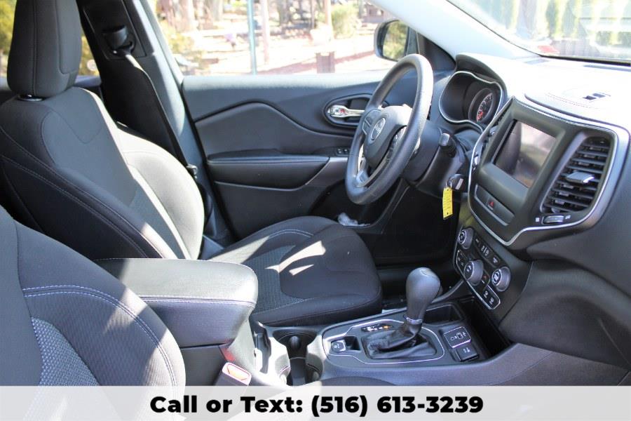 2019 Jeep Cherokee Latitude, available for sale in Great Neck, New York | Great Neck Car Buyers & Sellers. Great Neck, New York 2019 Jeep Cherokee Latitude, available for sale in Great Neck, New York | Great Neck Car Buyers & Sellers. Great Neck, New York