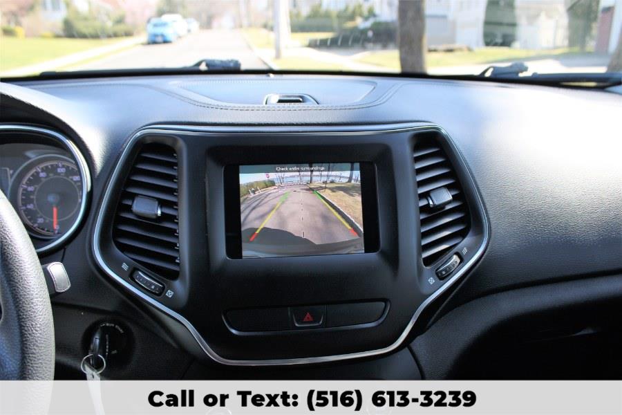 2019 Jeep Cherokee Latitude, available for sale in Great Neck, New York | Great Neck Car Buyers & Sellers. Great Neck, New York 2019 Jeep Cherokee Latitude, available for sale in Great Neck, New York | Great Neck Car Buyers & Sellers. Great Neck, New York