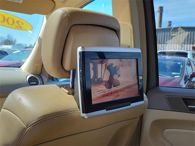 2010 Mercedes-benz M-class ML 350, available for sale in Stratford, Connecticut | Wiz Leasing Inc. Stratford, Connecticut 2010 Mercedes-benz M-class ML 350, available for sale in Stratford, Connecticut | Wiz Leasing Inc. Stratford, Connecticut