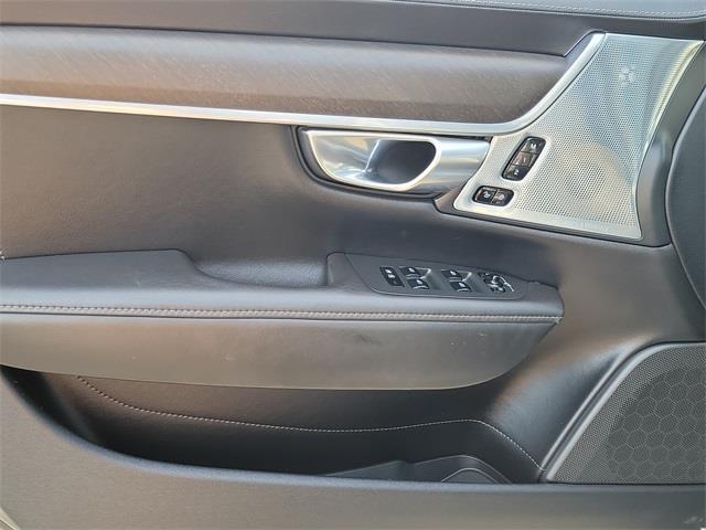 2017 Volvo V90 Cross Country T6 AWD, available for sale in Stratford, Connecticut | Wiz Leasing Inc. Stratford, Connecticut 2017 Volvo V90 Cross Country T6 AWD, available for sale in Stratford, Connecticut | Wiz Leasing Inc. Stratford, Connecticut