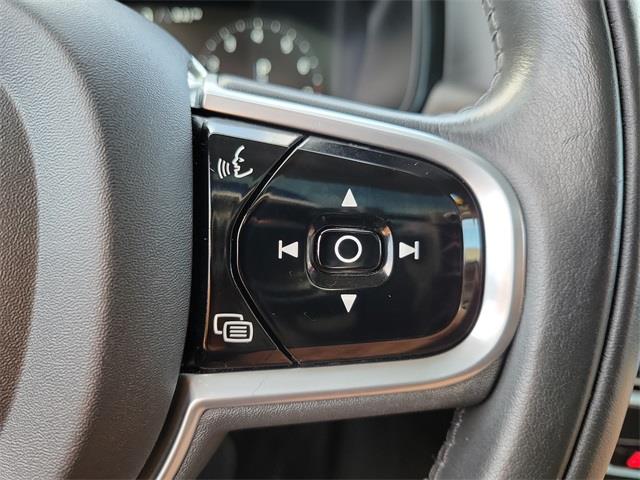 2017 Volvo V90 Cross Country T6 AWD, available for sale in Stratford, Connecticut | Wiz Leasing Inc. Stratford, Connecticut 2017 Volvo V90 Cross Country T6 AWD, available for sale in Stratford, Connecticut | Wiz Leasing Inc. Stratford, Connecticut