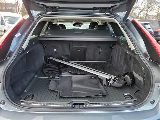 2017 Volvo V90 Cross Country T6 AWD, available for sale in Stratford, Connecticut | Wiz Leasing Inc. Stratford, Connecticut 2017 Volvo V90 Cross Country T6 AWD, available for sale in Stratford, Connecticut | Wiz Leasing Inc. Stratford, Connecticut