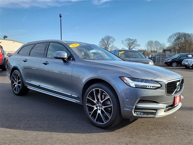 2017 Volvo V90 Cross Country T6 AWD, available for sale in Stratford, Connecticut | Wiz Leasing Inc. Stratford, Connecticut 2017 Volvo V90 Cross Country T6 AWD, available for sale in Stratford, Connecticut | Wiz Leasing Inc. Stratford, Connecticut