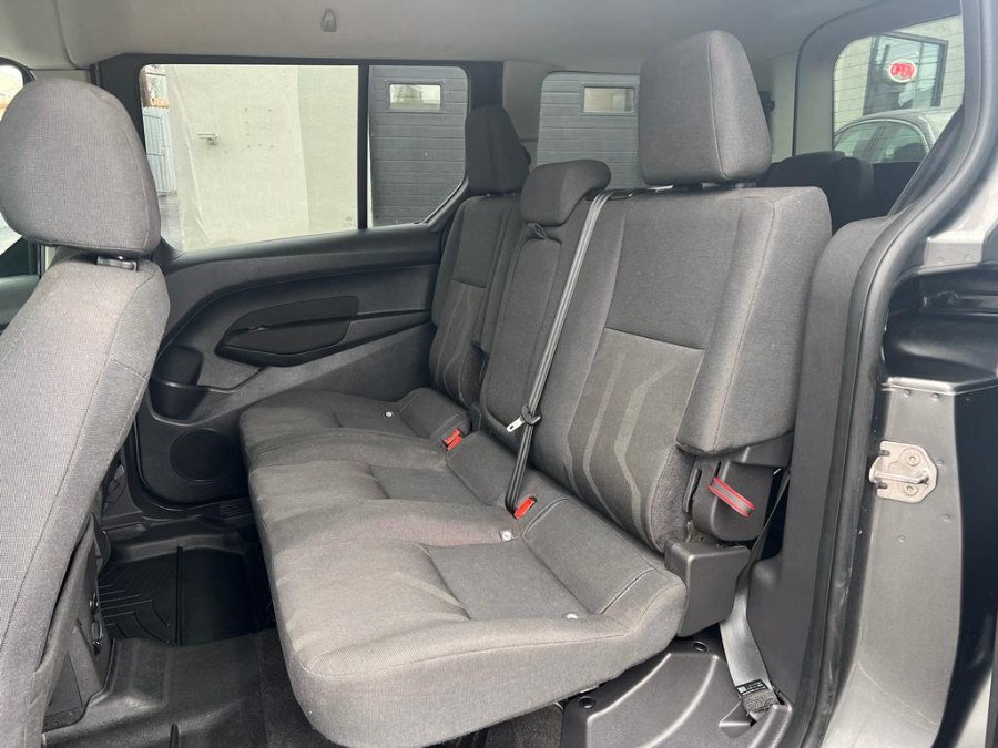 2016 Ford Transit Connect Wagon 4dr Wgn LWB XLT w/Rear Liftgate, available for sale in Peabody, Massachusetts | New Star Motors. Peabody, Massachusetts 2016 Ford Transit Connect Wagon 4dr Wgn LWB XLT w/Rear Liftgate, available for sale in Peabody, Massachusetts | New Star Motors. Peabody, Massachusetts