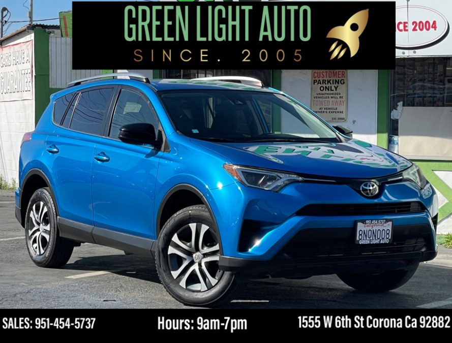 2018 Toyota RAV4 LE FWD (Natl), available for sale in Corona, California | Green Light Auto. Corona, California