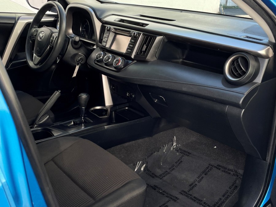 2018 Toyota RAV4 LE FWD (Natl), available for sale in Corona, California | Green Light Auto. Corona, California 2018 Toyota RAV4 LE FWD (Natl), available for sale in Corona, California | Green Light Auto. Corona, California