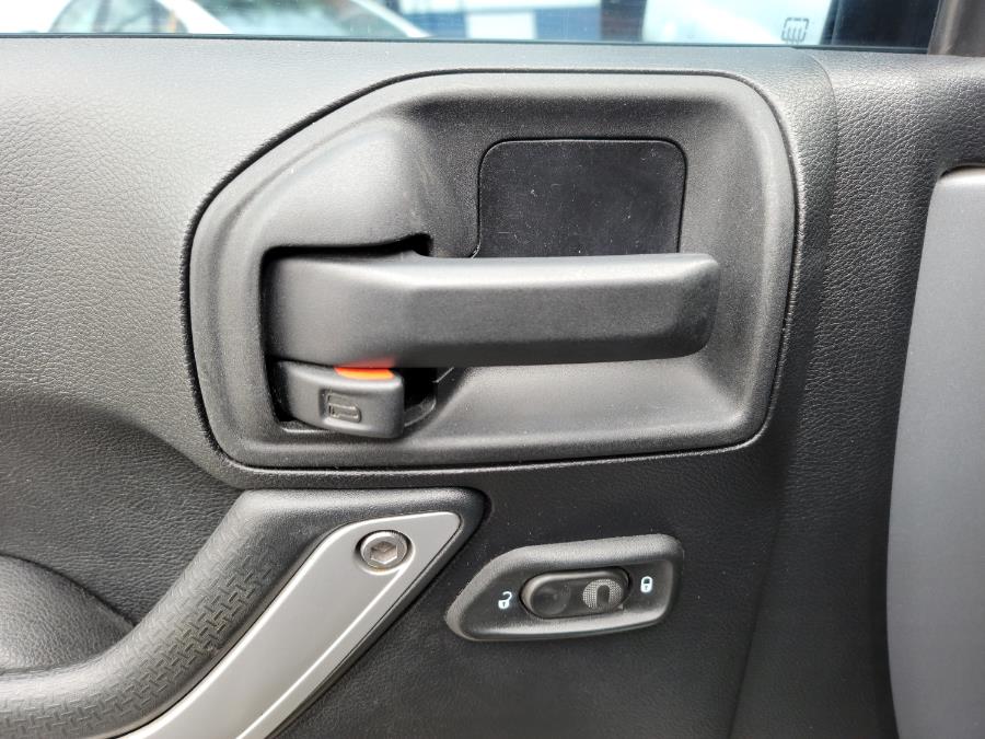 2015 Jeep Wrangler Unlimited 4WD 4dr Rubicon, available for sale in Philadelphia, Pennsylvania | Eugen's Auto Sales & Repairs. Philadelphia, Pennsylvania 2015 Jeep Wrangler Unlimited 4WD 4dr Rubicon, available for sale in Philadelphia, Pennsylvania | Eugen's Auto Sales & Repairs. Philadelphia, Pennsylvania