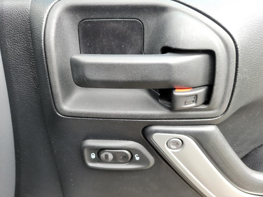 2015 Jeep Wrangler Unlimited 4WD 4dr Rubicon, available for sale in Philadelphia, Pennsylvania | Eugen's Auto Sales & Repairs. Philadelphia, Pennsylvania 2015 Jeep Wrangler Unlimited 4WD 4dr Rubicon, available for sale in Philadelphia, Pennsylvania | Eugen's Auto Sales & Repairs. Philadelphia, Pennsylvania