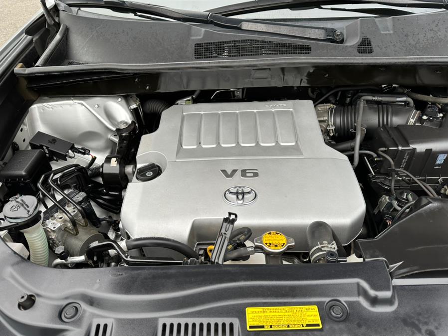 2010 Toyota Highlander 4WD 4dr V6 SE (Natl), available for sale in South Windsor, Connecticut | Mike And Tony Auto Sales, Inc. South Windsor, Connecticut 2010 Toyota Highlander 4WD 4dr V6 SE (Natl), available for sale in South Windsor, Connecticut | Mike And Tony Auto Sales, Inc. South Windsor, Connecticut