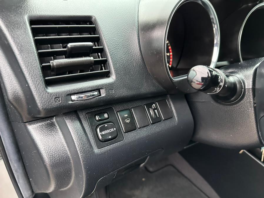 2010 Toyota Highlander 4WD 4dr V6 SE (Natl), available for sale in South Windsor, Connecticut | Mike And Tony Auto Sales, Inc. South Windsor, Connecticut 2010 Toyota Highlander 4WD 4dr V6 SE (Natl), available for sale in South Windsor, Connecticut | Mike And Tony Auto Sales, Inc. South Windsor, Connecticut