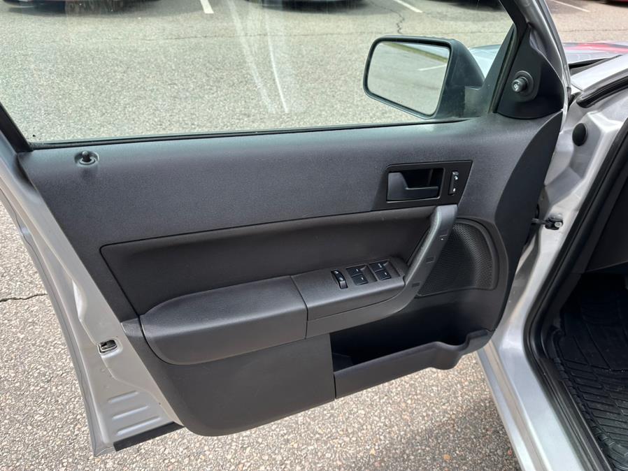 2010 Ford Focus 4dr Sdn SE, available for sale in South Windsor, Connecticut | Mike And Tony Auto Sales, Inc. South Windsor, Connecticut 2010 Ford Focus 4dr Sdn SE, available for sale in South Windsor, Connecticut | Mike And Tony Auto Sales, Inc. South Windsor, Connecticut