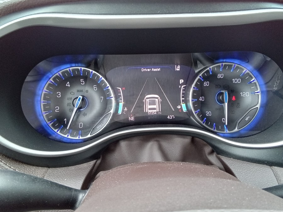 2021 Chrysler Pacifica Touring L FWD, available for sale in Irvington, New Jersey | NJ Used Cars Center. Irvington, New Jersey 2021 Chrysler Pacifica Touring L FWD, available for sale in Irvington, New Jersey | NJ Used Cars Center. Irvington, New Jersey