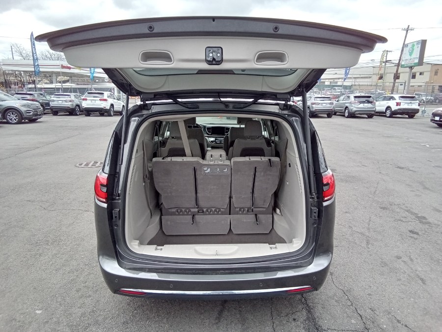 2021 Chrysler Pacifica Touring L FWD, available for sale in Irvington, New Jersey | NJ Used Cars Center. Irvington, New Jersey 2021 Chrysler Pacifica Touring L FWD, available for sale in Irvington, New Jersey | NJ Used Cars Center. Irvington, New Jersey