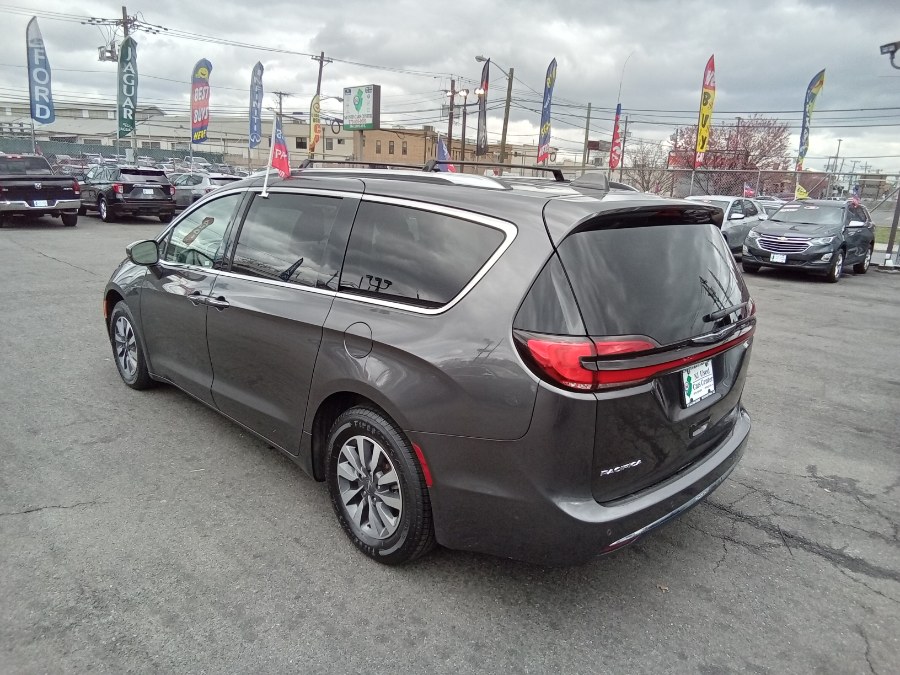 2021 Chrysler Pacifica Touring L FWD, available for sale in Irvington, New Jersey | NJ Used Cars Center. Irvington, New Jersey 2021 Chrysler Pacifica Touring L FWD, available for sale in Irvington, New Jersey | NJ Used Cars Center. Irvington, New Jersey