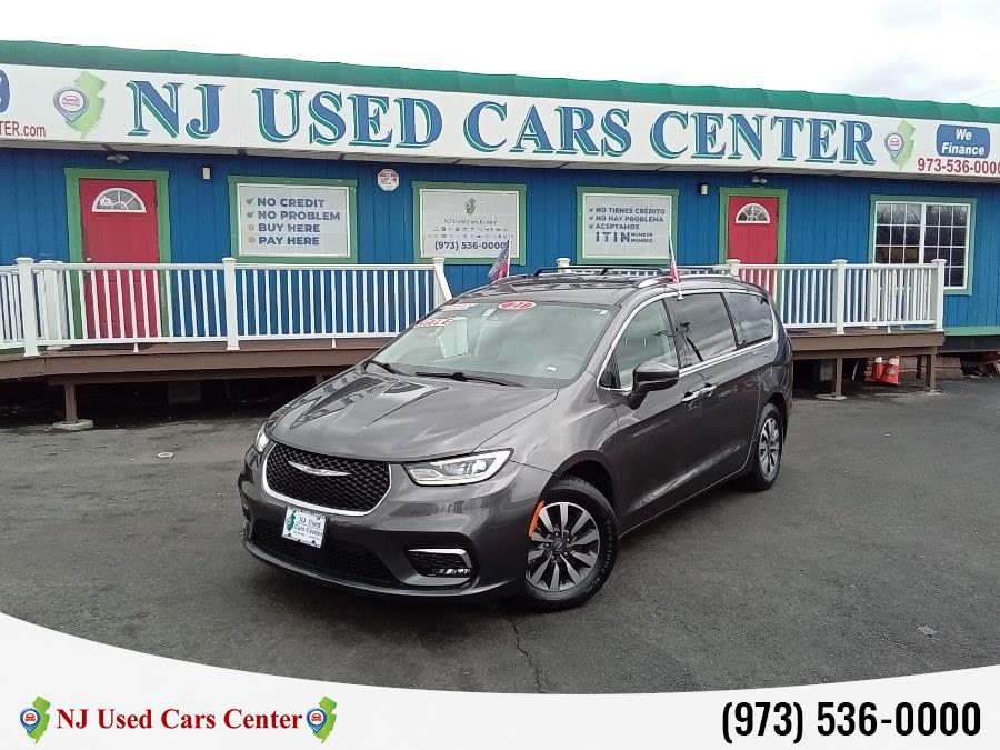 2021 Chrysler Pacifica Touring L FWD, available for sale in Irvington, New Jersey | NJ Used Cars Center. Irvington, New Jersey 2021 Chrysler Pacifica Touring L FWD, available for sale in Irvington, New Jersey | NJ Used Cars Center. Irvington, New Jersey