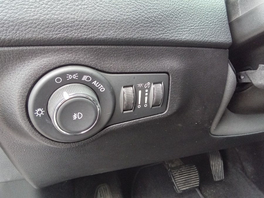 2020 Jeep Compass Limited FWD, available for sale in Irvington, New Jersey | NJ Used Cars Center. Irvington, New Jersey 2020 Jeep Compass Limited FWD, available for sale in Irvington, New Jersey | NJ Used Cars Center. Irvington, New Jersey