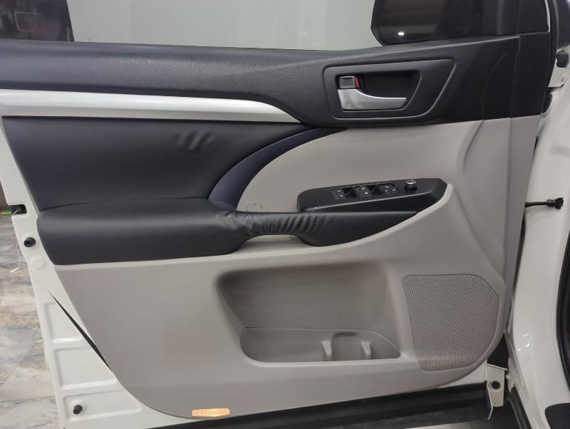 2015 Toyota Highlander XLE, available for sale in Maple Shade, New Jersey | Car Revolution. Maple Shade, New Jersey 2015 Toyota Highlander XLE, available for sale in Maple Shade, New Jersey | Car Revolution. Maple Shade, New Jersey