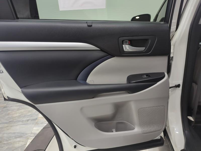2015 Toyota Highlander XLE, available for sale in Maple Shade, New Jersey | Car Revolution. Maple Shade, New Jersey 2015 Toyota Highlander XLE, available for sale in Maple Shade, New Jersey | Car Revolution. Maple Shade, New Jersey