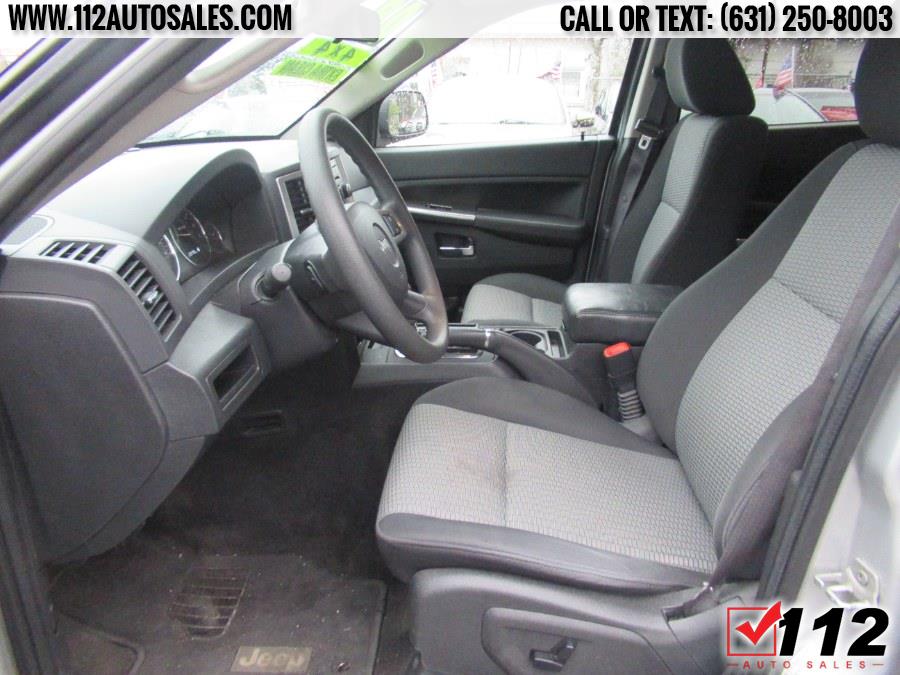 2009 Jeep Grand Cherokee Lared 4WD 4dr Laredo, available for sale in Patchogue, New York | 112 Auto Sales. Patchogue, New York 2009 Jeep Grand Cherokee Lared 4WD 4dr Laredo, available for sale in Patchogue, New York | 112 Auto Sales. Patchogue, New York