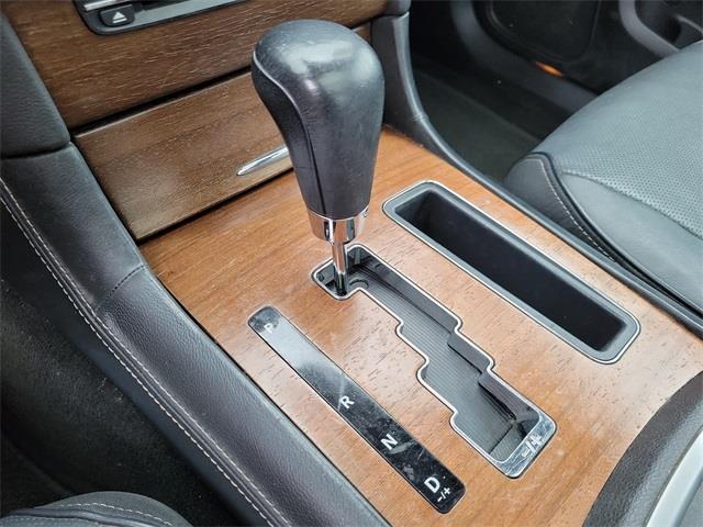 2012 Chrysler 300c Luxury Series, available for sale in Stratford, Connecticut | Wiz Leasing Inc. Stratford, Connecticut 2012 Chrysler 300c Luxury Series, available for sale in Stratford, Connecticut | Wiz Leasing Inc. Stratford, Connecticut