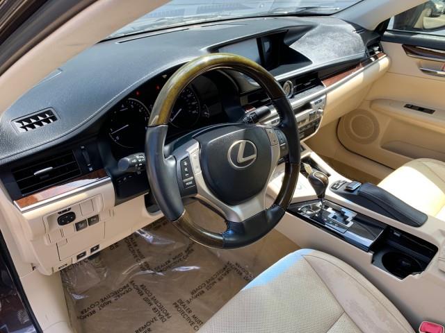 2013 Lexus Es 350 4dr Sdn, available for sale in Forestville, Maryland | Valentine Motor Company. Forestville, Maryland 2013 Lexus Es 350 4dr Sdn, available for sale in Forestville, Maryland | Valentine Motor Company. Forestville, Maryland