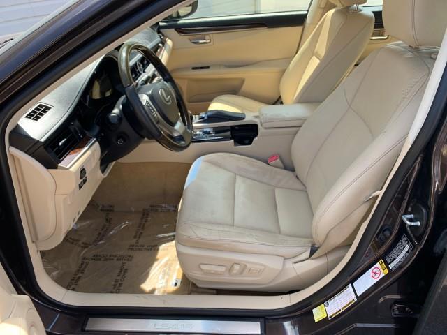 2013 Lexus Es 350 4dr Sdn, available for sale in Forestville, Maryland | Valentine Motor Company. Forestville, Maryland 2013 Lexus Es 350 4dr Sdn, available for sale in Forestville, Maryland | Valentine Motor Company. Forestville, Maryland