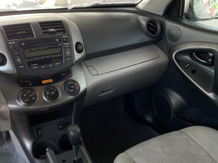 2009 Toyota RAV4 FWD 4dr 4-cyl 4-Spd AT (Natl), available for sale in Corona, California | Green Light Auto. Corona, California 2009 Toyota RAV4 FWD 4dr 4-cyl 4-Spd AT (Natl), available for sale in Corona, California | Green Light Auto. Corona, California