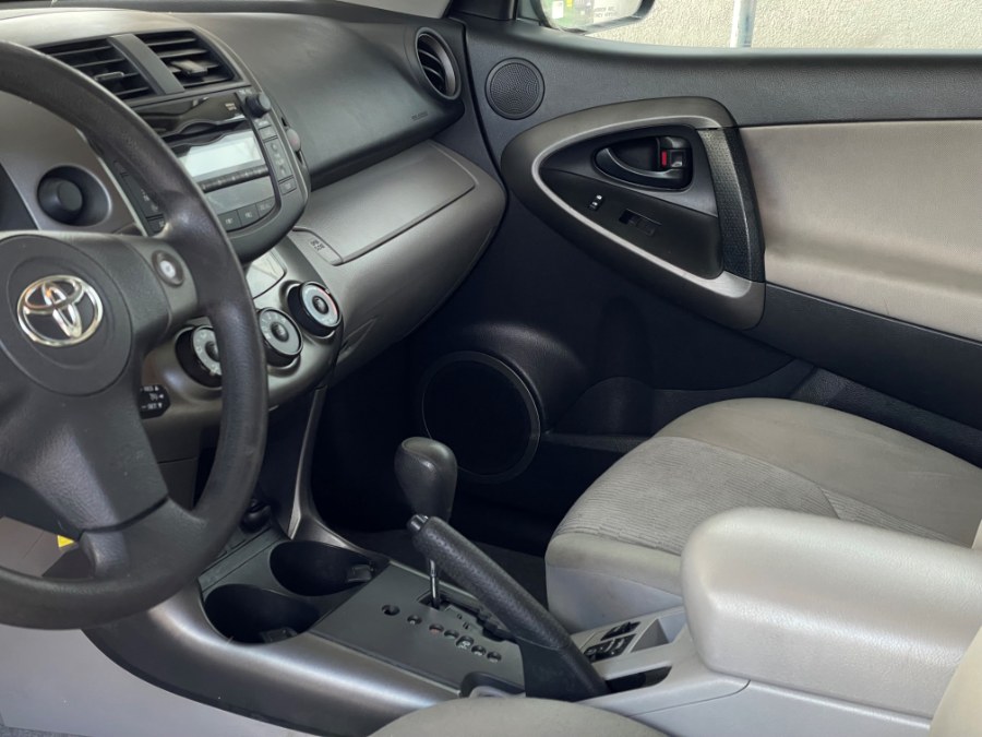 2009 Toyota RAV4 FWD 4dr 4-cyl 4-Spd AT (Natl), available for sale in Corona, California | Green Light Auto. Corona, California 2009 Toyota RAV4 FWD 4dr 4-cyl 4-Spd AT (Natl), available for sale in Corona, California | Green Light Auto. Corona, California