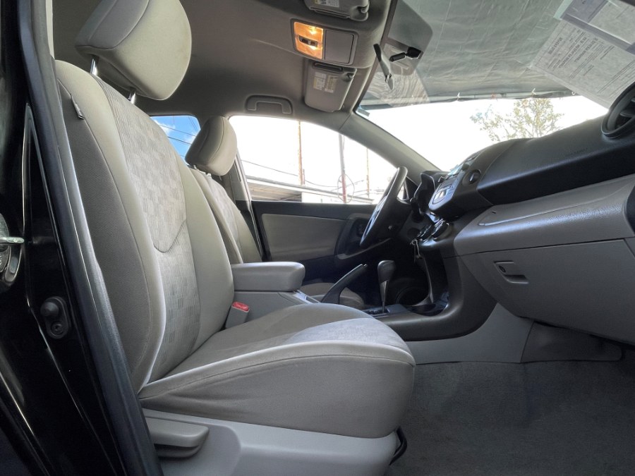 2009 Toyota RAV4 FWD 4dr 4-cyl 4-Spd AT (Natl), available for sale in Corona, California | Green Light Auto. Corona, California 2009 Toyota RAV4 FWD 4dr 4-cyl 4-Spd AT (Natl), available for sale in Corona, California | Green Light Auto. Corona, California