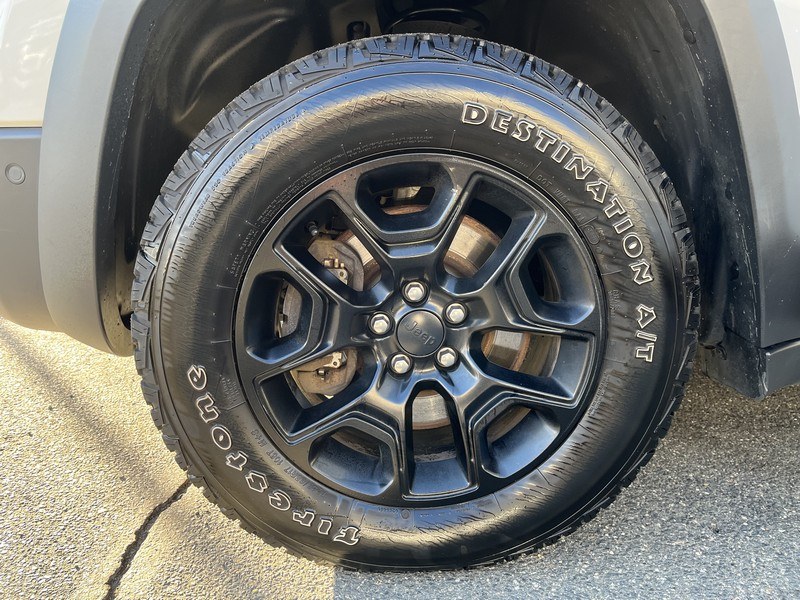 2019 Jeep Cherokee Trailhawk Elite 4x4, available for sale in West Springfield, Massachusetts | Union Street Auto Sales. West Springfield, Massachusetts 2019 Jeep Cherokee Trailhawk Elite 4x4, available for sale in West Springfield, Massachusetts | Union Street Auto Sales. West Springfield, Massachusetts