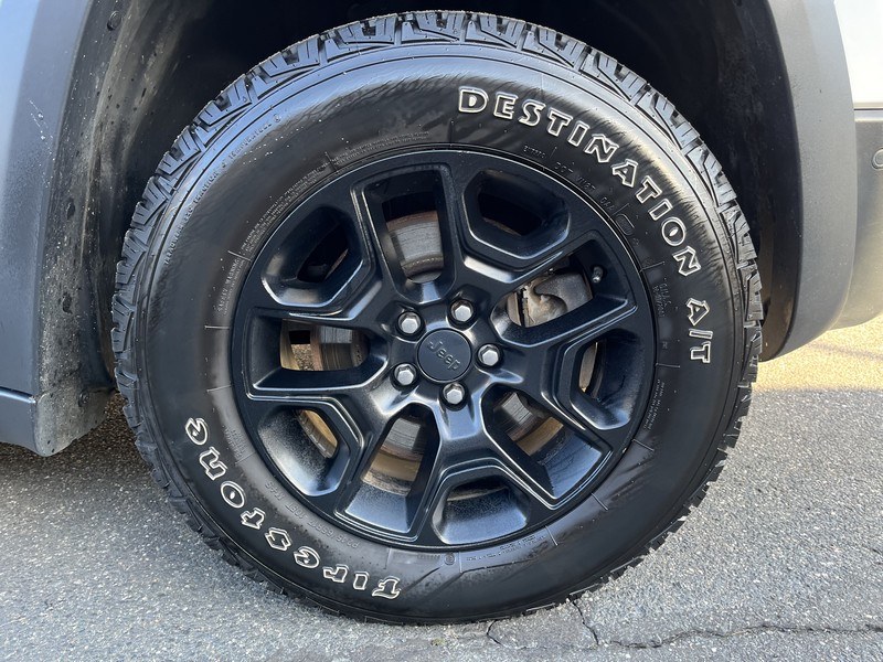 2019 Jeep Cherokee Trailhawk Elite 4x4, available for sale in West Springfield, Massachusetts | Union Street Auto Sales. West Springfield, Massachusetts 2019 Jeep Cherokee Trailhawk Elite 4x4, available for sale in West Springfield, Massachusetts | Union Street Auto Sales. West Springfield, Massachusetts