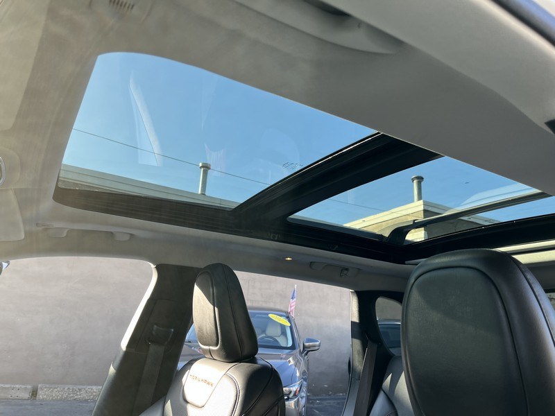 2019 Jeep Cherokee Trailhawk Elite 4x4, available for sale in West Springfield, Massachusetts | Union Street Auto Sales. West Springfield, Massachusetts 2019 Jeep Cherokee Trailhawk Elite 4x4, available for sale in West Springfield, Massachusetts | Union Street Auto Sales. West Springfield, Massachusetts