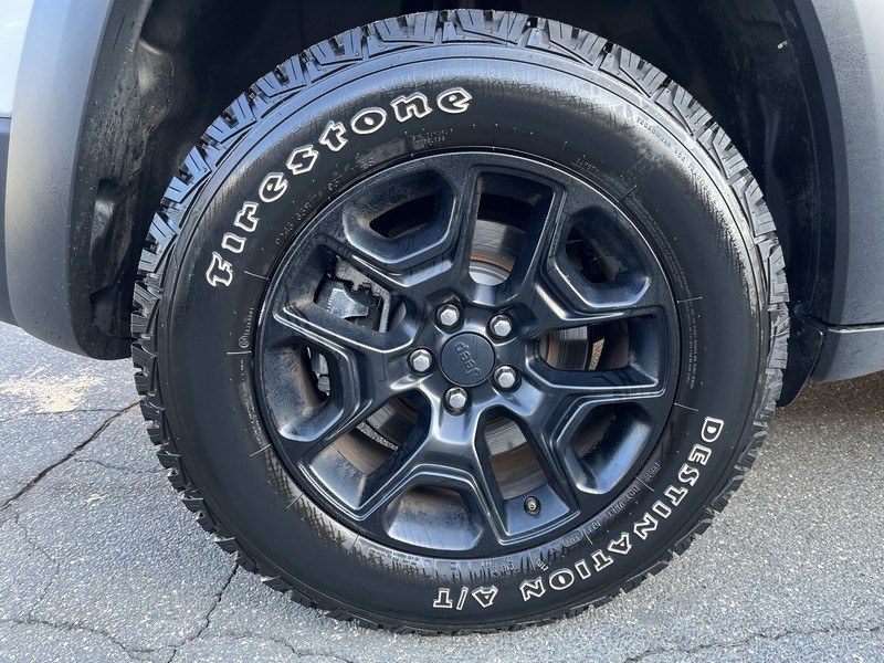 2019 Jeep Cherokee Trailhawk Elite 4x4, available for sale in West Springfield, Massachusetts | Union Street Auto Sales. West Springfield, Massachusetts 2019 Jeep Cherokee Trailhawk Elite 4x4, available for sale in West Springfield, Massachusetts | Union Street Auto Sales. West Springfield, Massachusetts