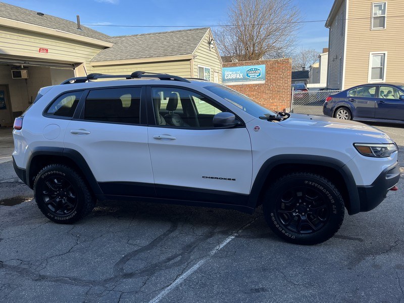 2019 Jeep Cherokee Trailhawk Elite 4x4, available for sale in West Springfield, Massachusetts | Union Street Auto Sales. West Springfield, Massachusetts 2019 Jeep Cherokee Trailhawk Elite 4x4, available for sale in West Springfield, Massachusetts | Union Street Auto Sales. West Springfield, Massachusetts