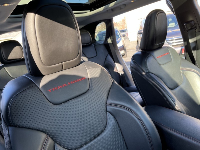 2019 Jeep Cherokee Trailhawk Elite 4x4, available for sale in West Springfield, Massachusetts | Union Street Auto Sales. West Springfield, Massachusetts 2019 Jeep Cherokee Trailhawk Elite 4x4, available for sale in West Springfield, Massachusetts | Union Street Auto Sales. West Springfield, Massachusetts