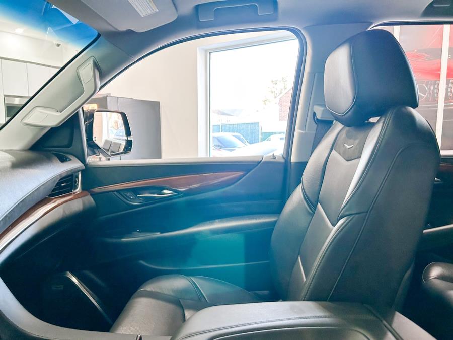 2020 Cadillac Escalade 4WD 4dr Luxury, available for sale in Franklin Square, New York | Luxury Motor Club. Franklin Square, New York 2020 Cadillac Escalade 4WD 4dr Luxury, available for sale in Franklin Square, New York | Luxury Motor Club. Franklin Square, New York