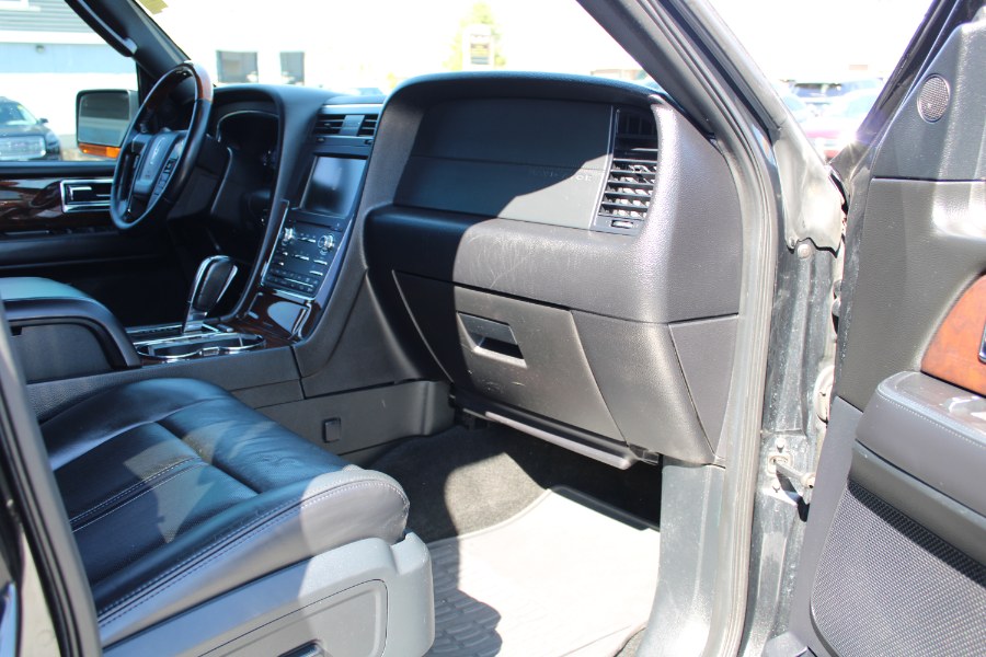 2015 Lincoln Navigator 4WD 4dr, available for sale in Plantsville, Connecticut | Auto House of Luxury. Plantsville, Connecticut 2015 Lincoln Navigator 4WD 4dr, available for sale in Plantsville, Connecticut | Auto House of Luxury. Plantsville, Connecticut