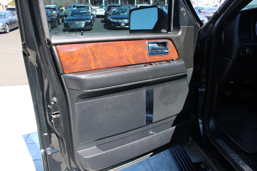 2015 Lincoln Navigator 4WD 4dr, available for sale in Plantsville, Connecticut | Auto House of Luxury. Plantsville, Connecticut 2015 Lincoln Navigator 4WD 4dr, available for sale in Plantsville, Connecticut | Auto House of Luxury. Plantsville, Connecticut